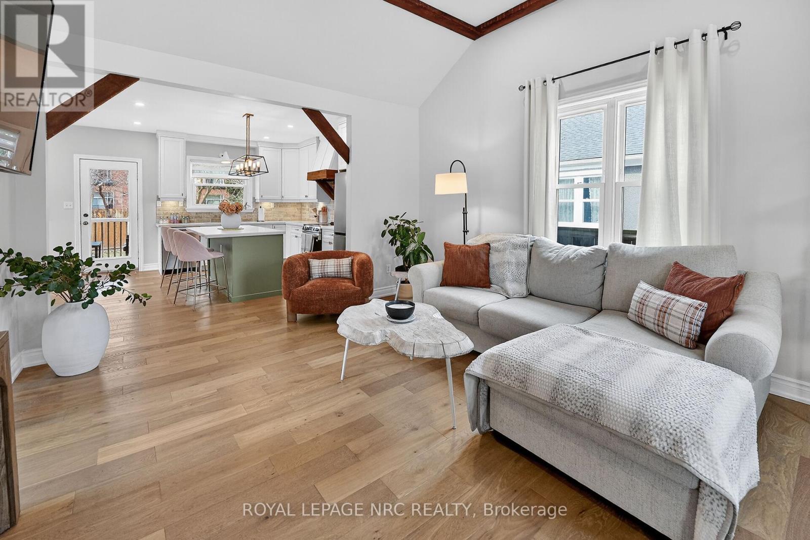 23 Rodman Street E, St. Catharines (Downtown), Ontario  L2R 5C9 - Photo 2 - X12842724