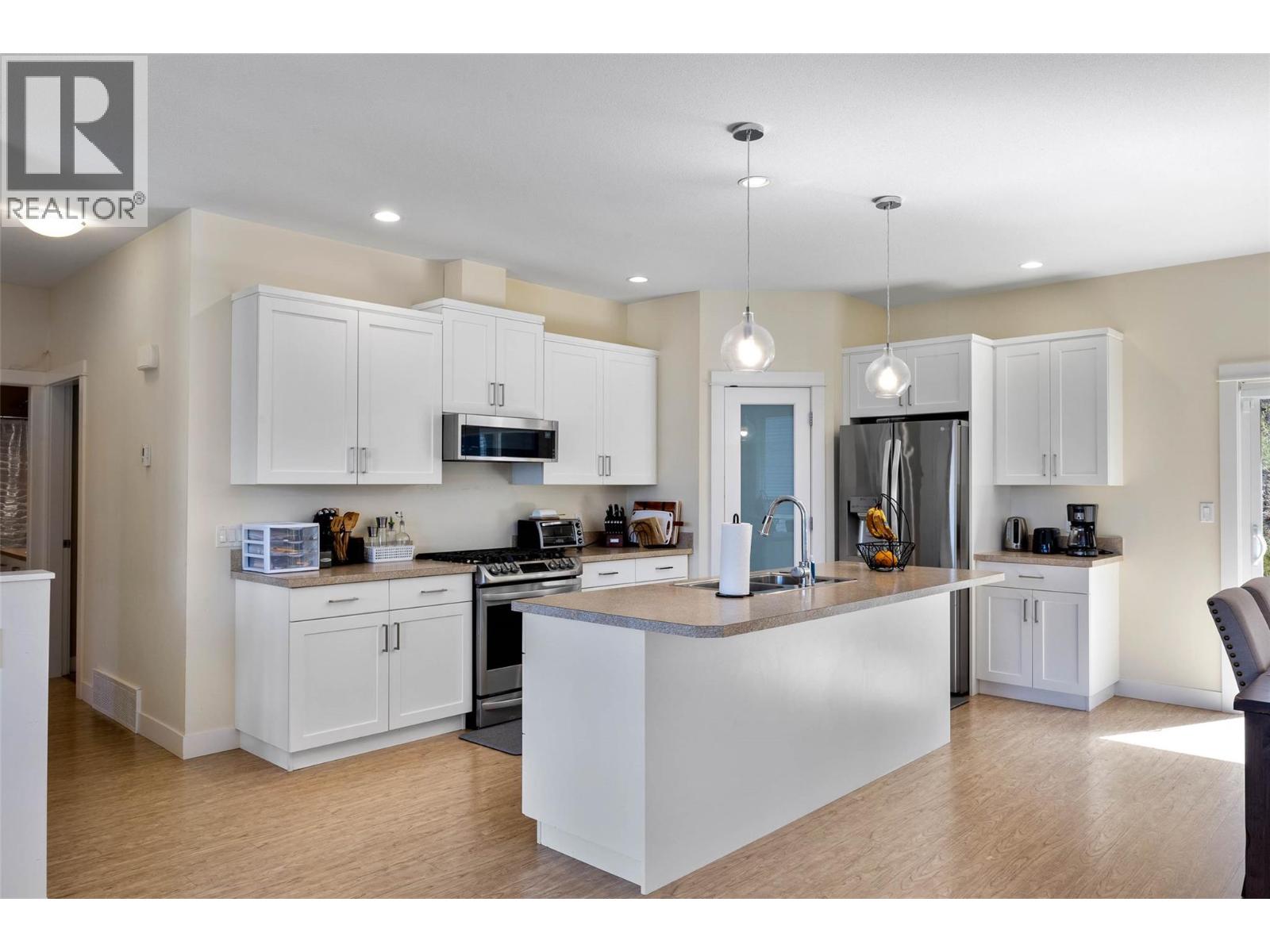 1771 Galore Place, Kamloops, British Columbia  V2E 0A7 - Photo 8 - 10379016