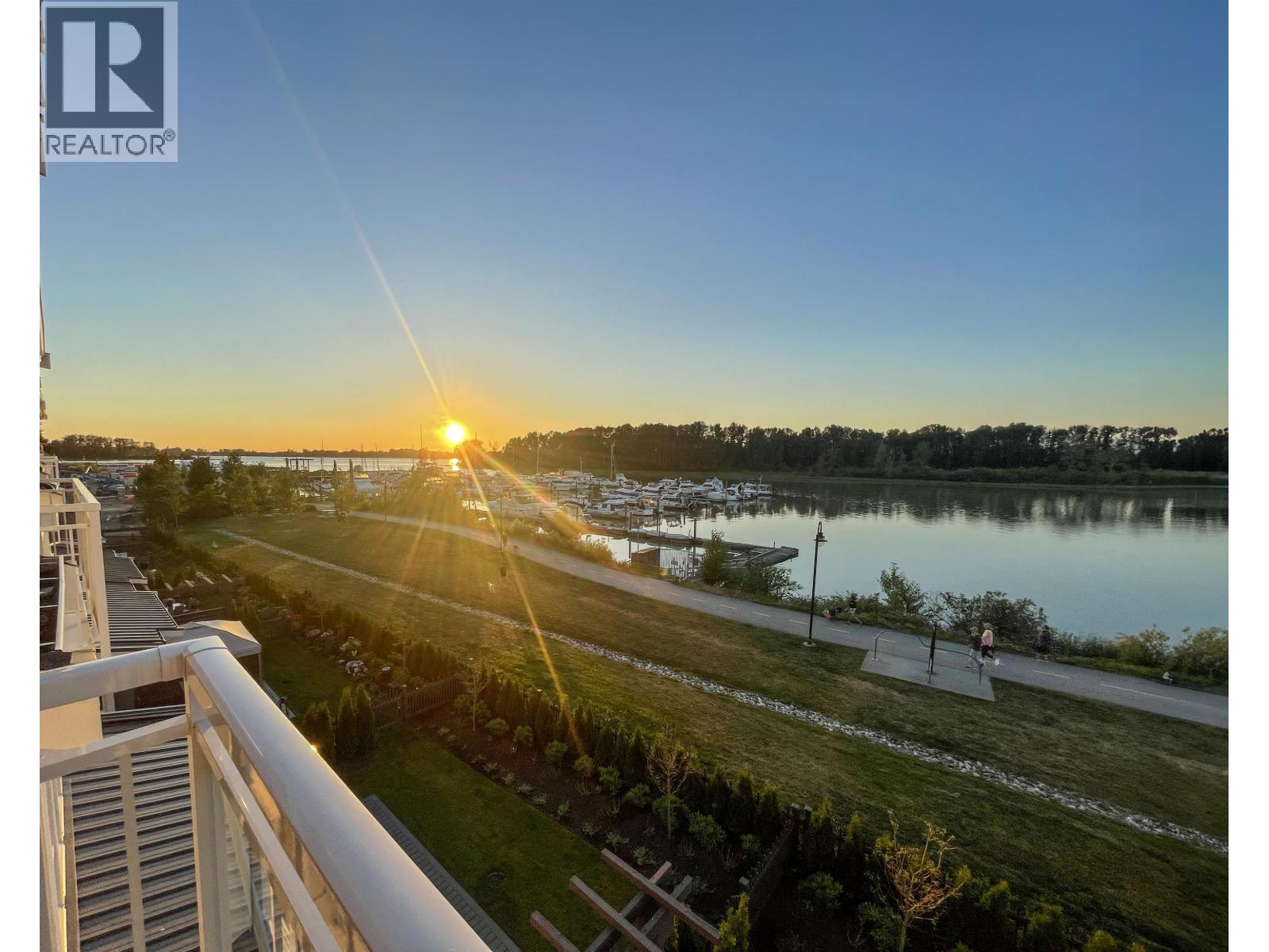 100 5311 Admiral Way, Ladner, British Columbia  V4K 0E2 - Photo 4 - R3097966