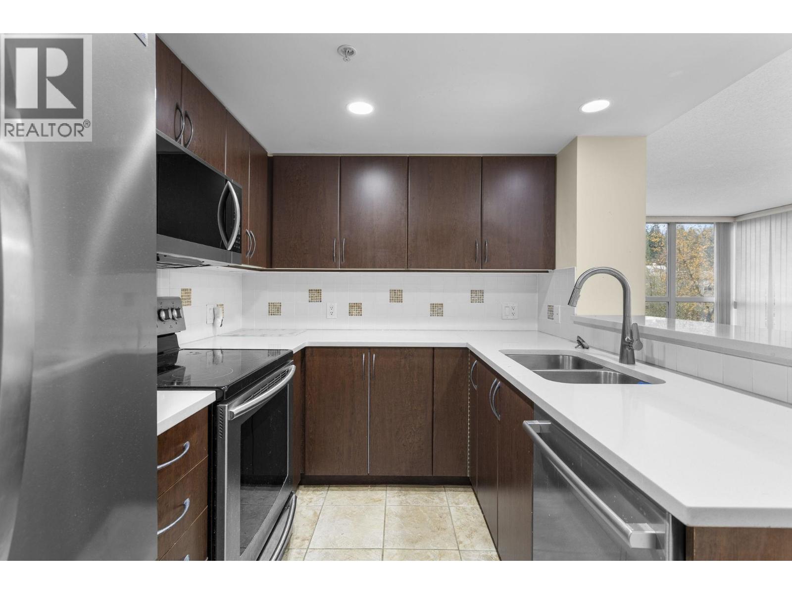 602 290 NEWPORT DRIVE, port moody, British Columbia