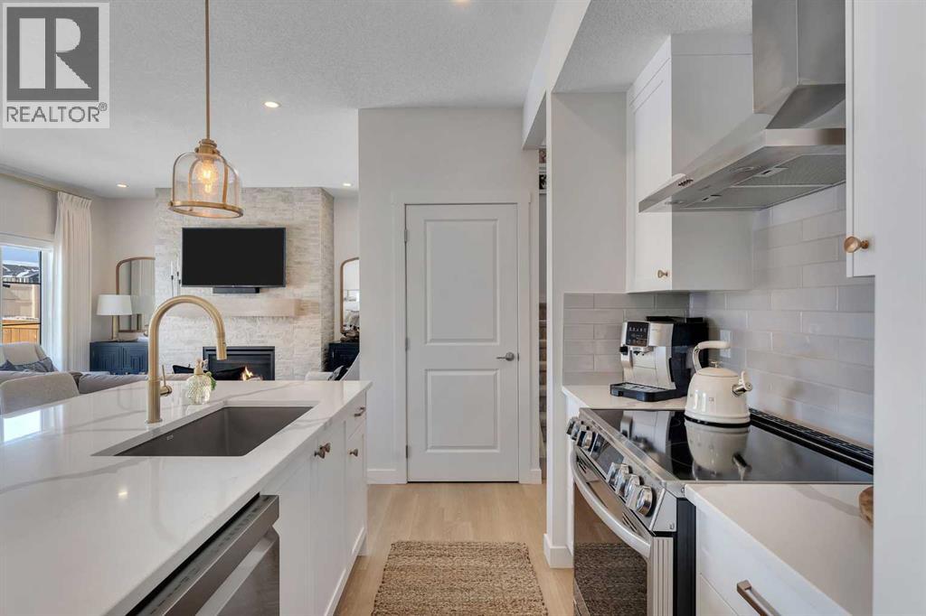 937 Bayview Heights, Airdrie, Alberta  T4B 5M6 - Photo 17 - A2292159