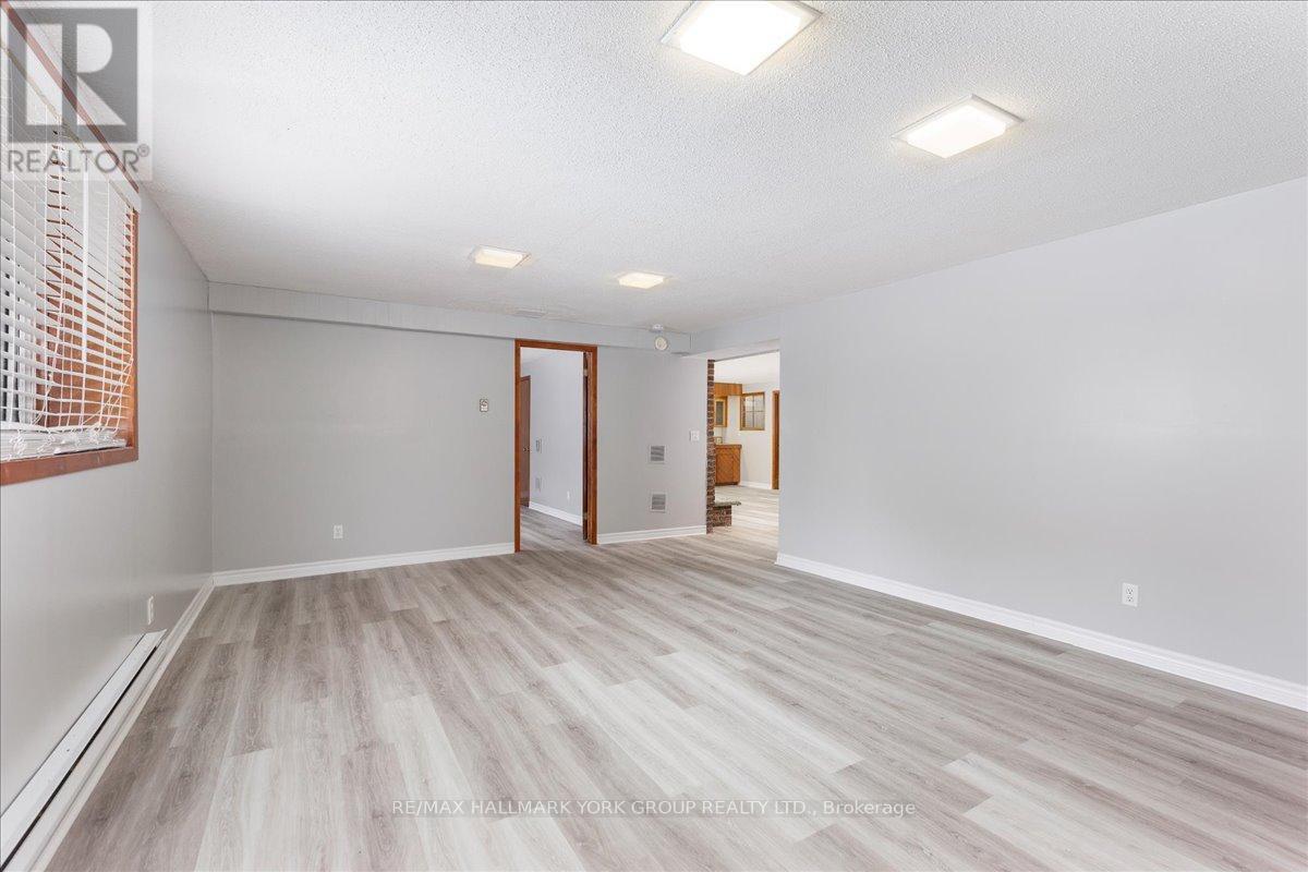 21489 Warden Avenue, East Gwillimbury, Ontario  L0G 1R0 - Photo 35 - N12712954