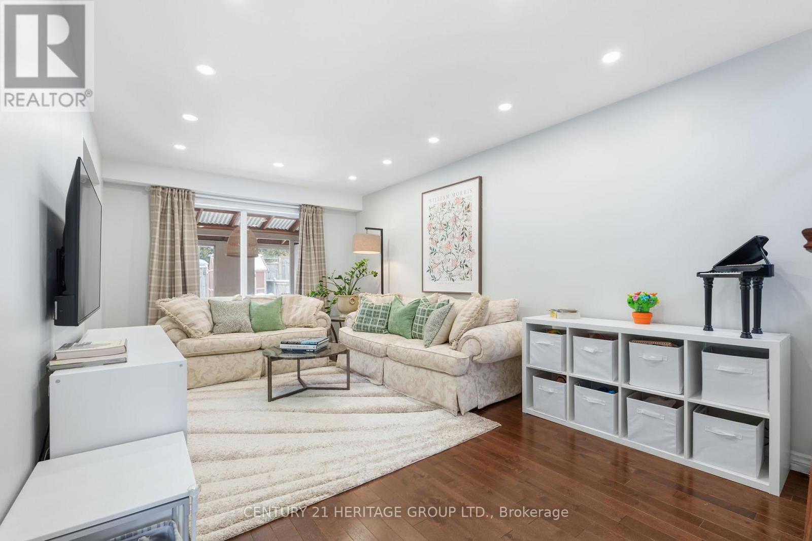 158 Patterson Street, Newmarket, Ontario  L3Y 4Y8 - Photo 6 - N12841280