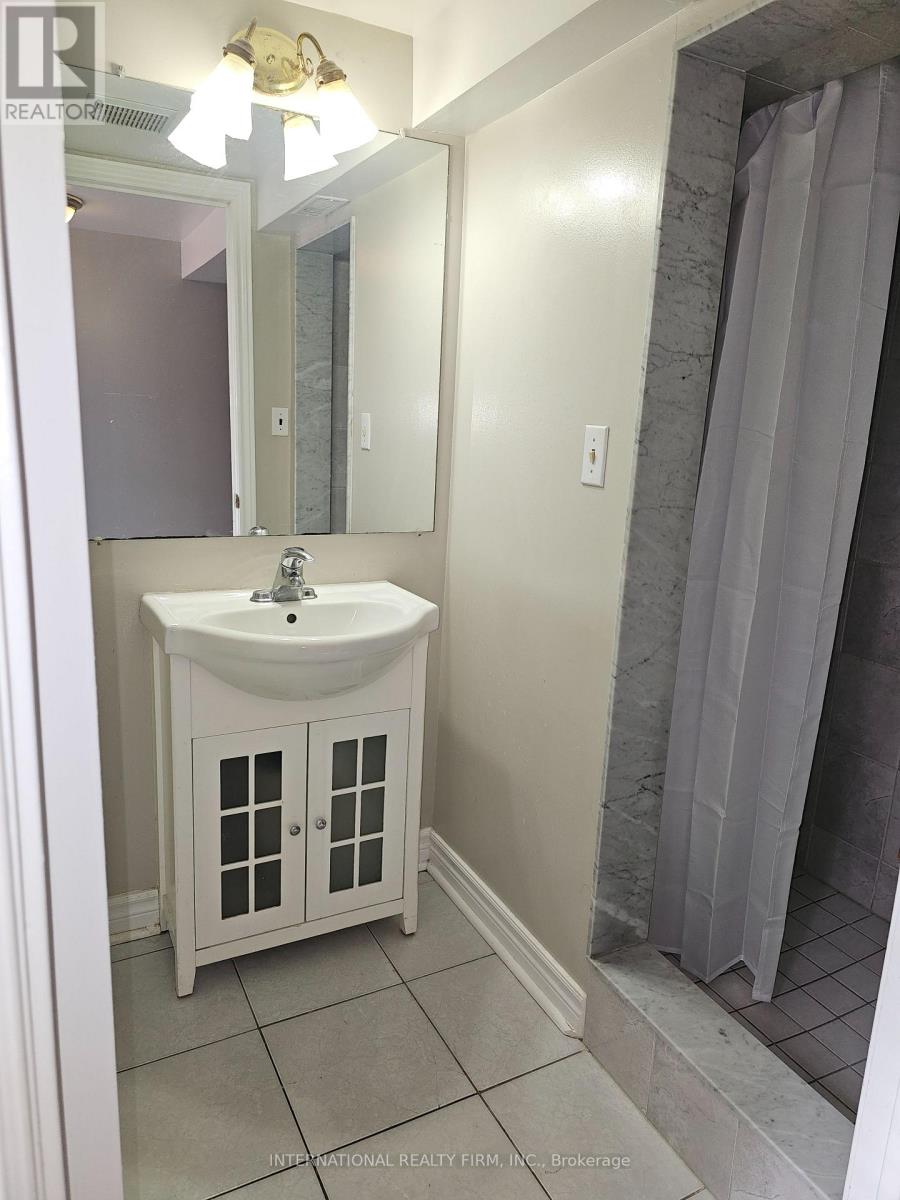 3602 Dunrankin Drive, Mississauga, Ontario  L4T 1V9 - Photo 31 - W12862430