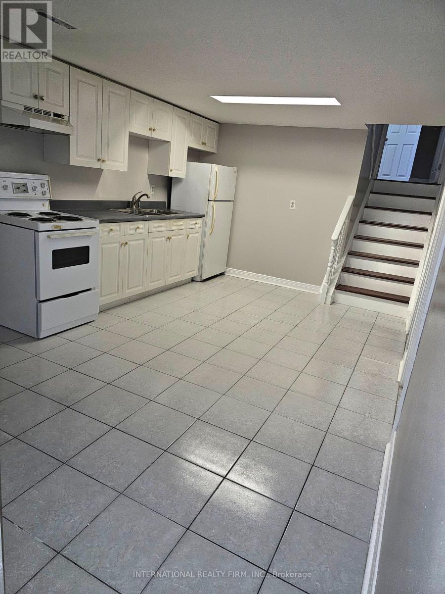 3602 Dunrankin Drive, Mississauga, Ontario  L4T 1V9 - Photo 25 - W12862430