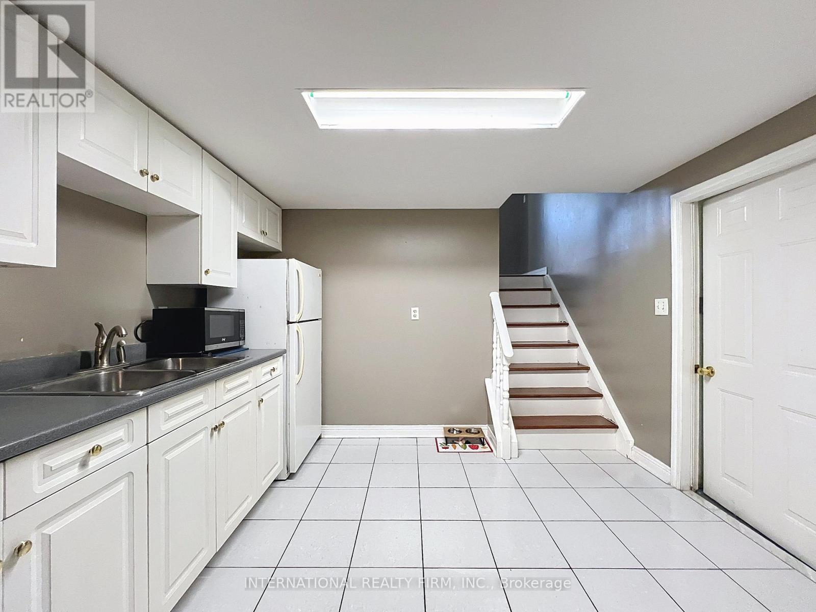 3602 Dunrankin Drive, Mississauga, Ontario  L4T 1V9 - Photo 27 - W12862430