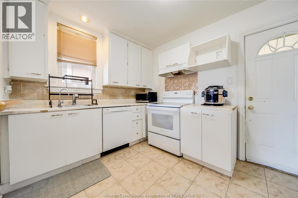 686 Mckay Avenue, Windsor, Ontario  N9B 2A1 - Photo 11 - 26005048