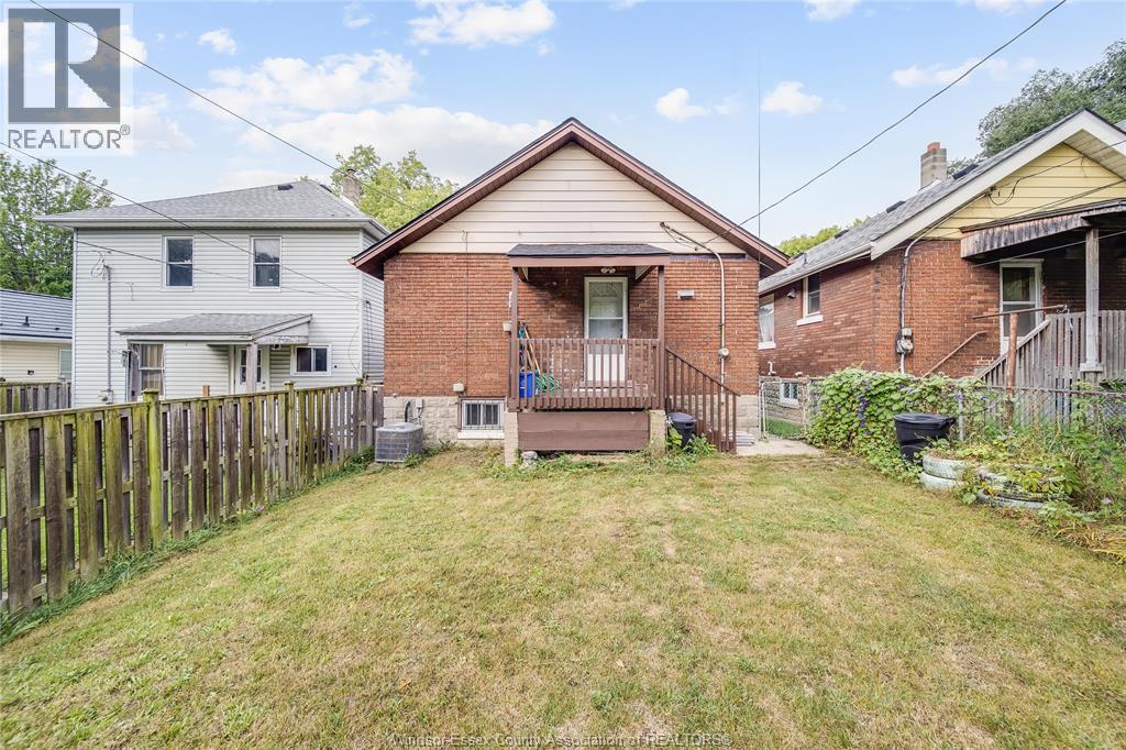 686 Mckay Avenue, Windsor, Ontario  N9B 2A1 - Photo 28 - 26005048