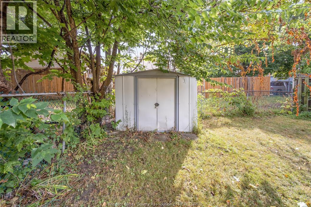 686 Mckay Avenue, Windsor, Ontario  N9B 2A1 - Photo 33 - 26005048