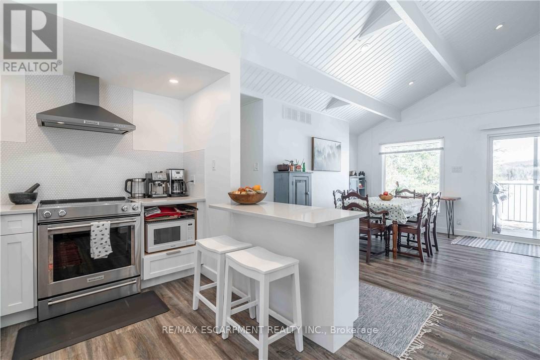 1056 Inawendawin Road, Lake Of Bays, Ontario  P0B 1A0 - Photo 18 - X12861990