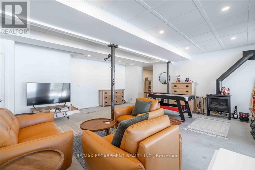 1056 Inawendawin Road, Lake Of Bays, Ontario  P0B 1A0 - Photo 37 - X12861990