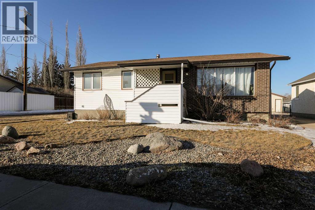 406 Rogers Avenue, Picture Butte, Alberta  T0K 1V0 - Photo 2 - A2289335