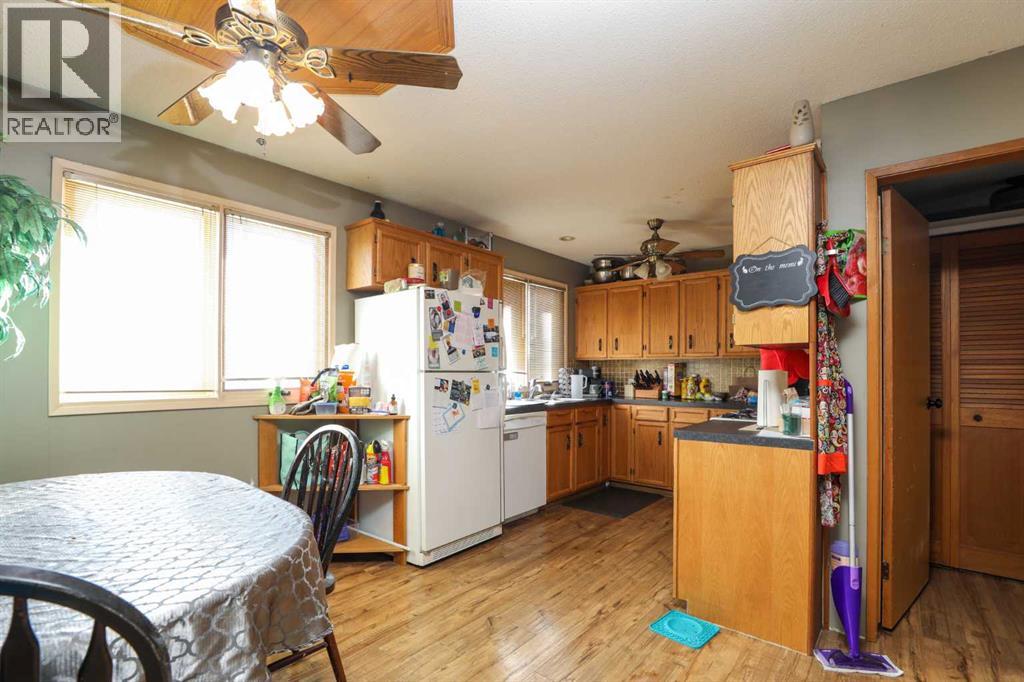 406 Rogers Avenue, Picture Butte, Alberta  T0K 1V0 - Photo 5 - A2289335