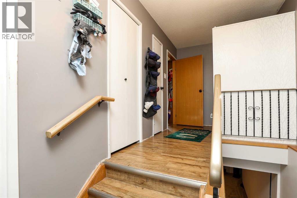 406 Rogers Avenue, Picture Butte, Alberta  T0K 1V0 - Photo 3 - A2289335