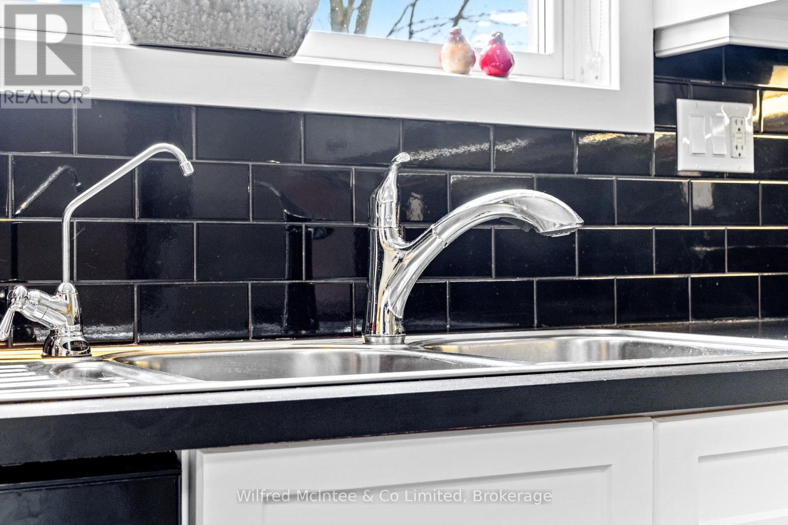 431 Thede Drive, Saugeen Shores, Ontario  N0H 2C4 - Photo 14 - X12871748