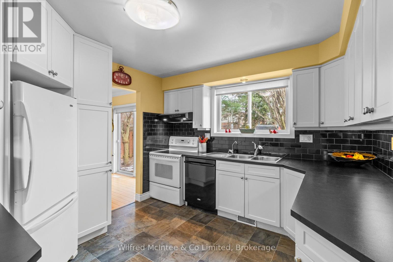 431 Thede Drive, Saugeen Shores, Ontario  N0H 2C4 - Photo 15 - X12871748