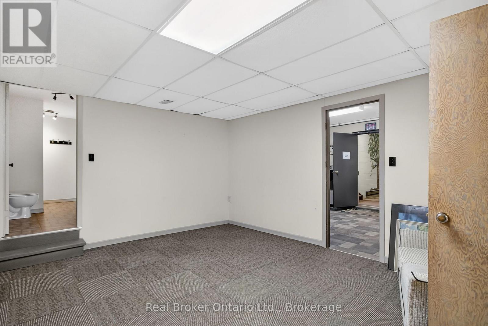 211 Birmingham Street W, Wellington North, Ontario  N0G 2L1 - Photo 25 - X12871798