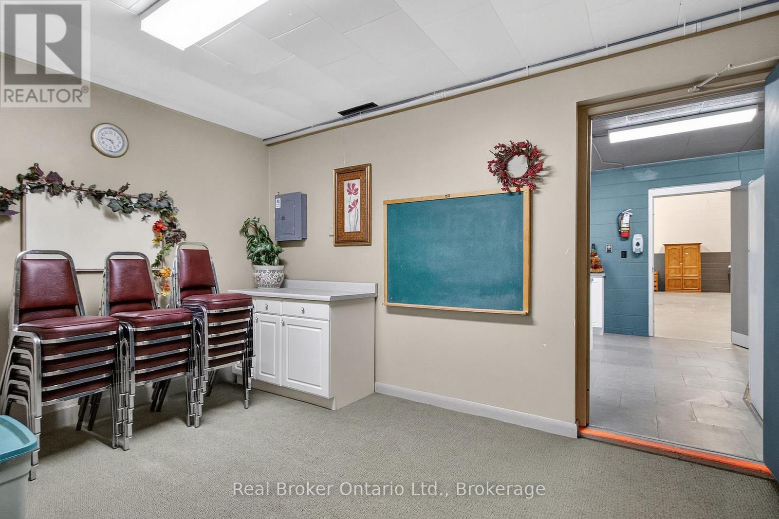 211 Birmingham Street W, Wellington North, Ontario  N0G 2L1 - Photo 30 - X12871798