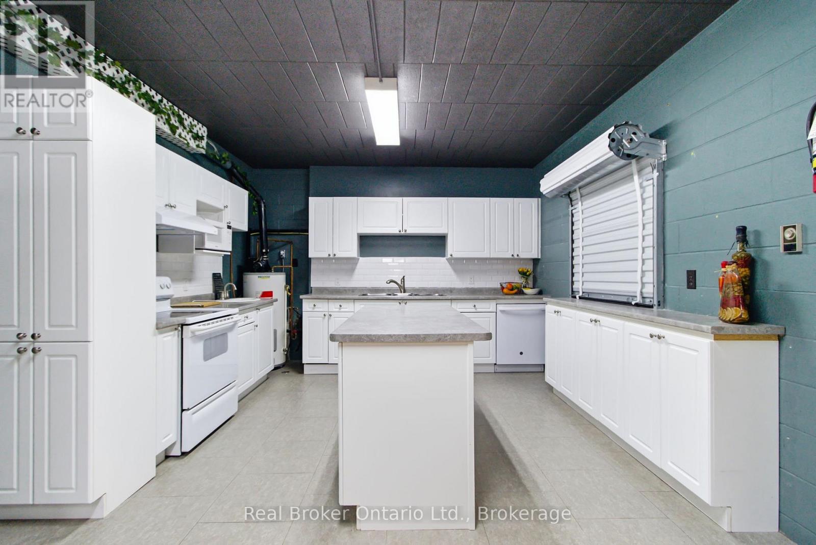 211 Birmingham Street W, Wellington North, Ontario  N0G 2L1 - Photo 32 - X12871798