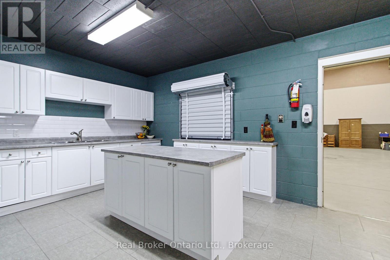 211 Birmingham Street W, Wellington North, Ontario  N0G 2L1 - Photo 34 - X12871798