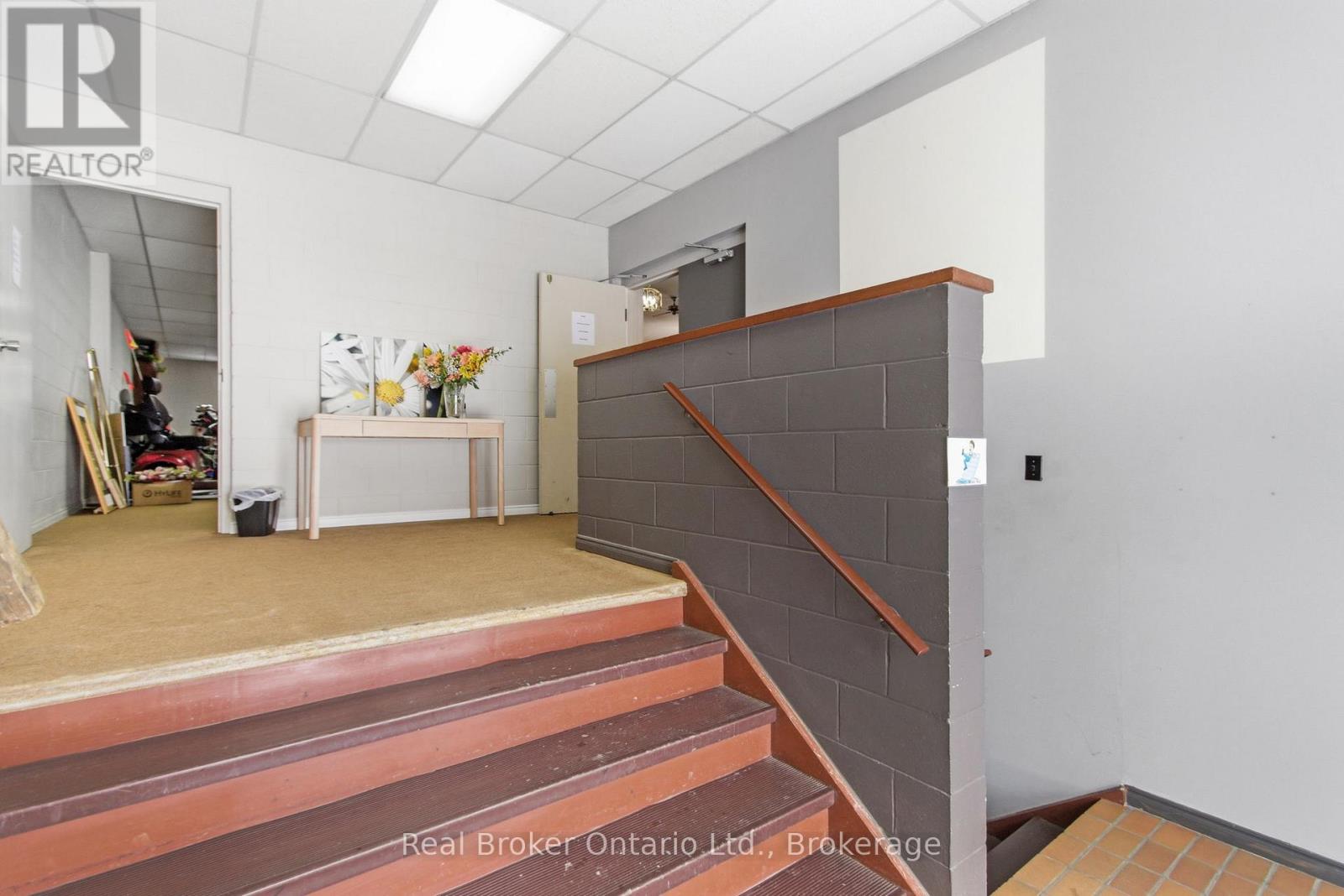 211 Birmingham Street W, Wellington North, Ontario  N0G 2L1 - Photo 9 - X12871798