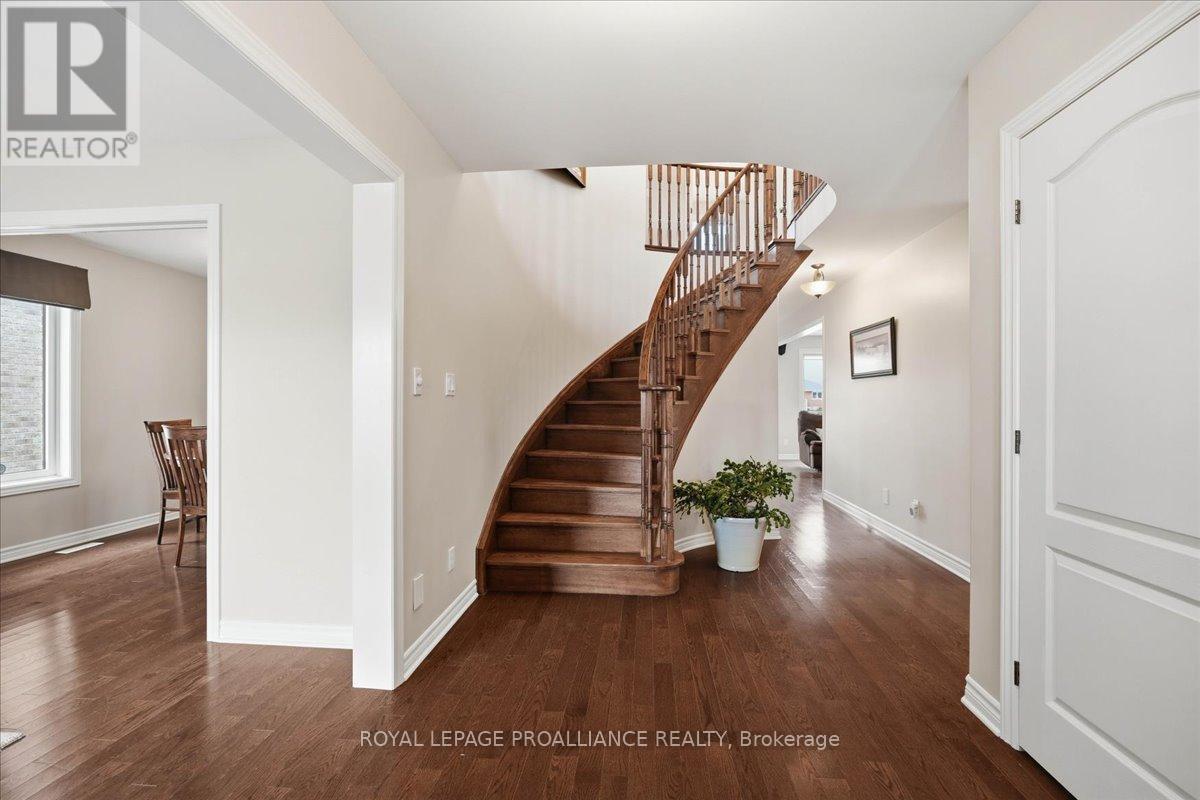 34 Kipling Drive, Belleville, Ontario  K8N 4Z5 - Photo 2 - X12871766