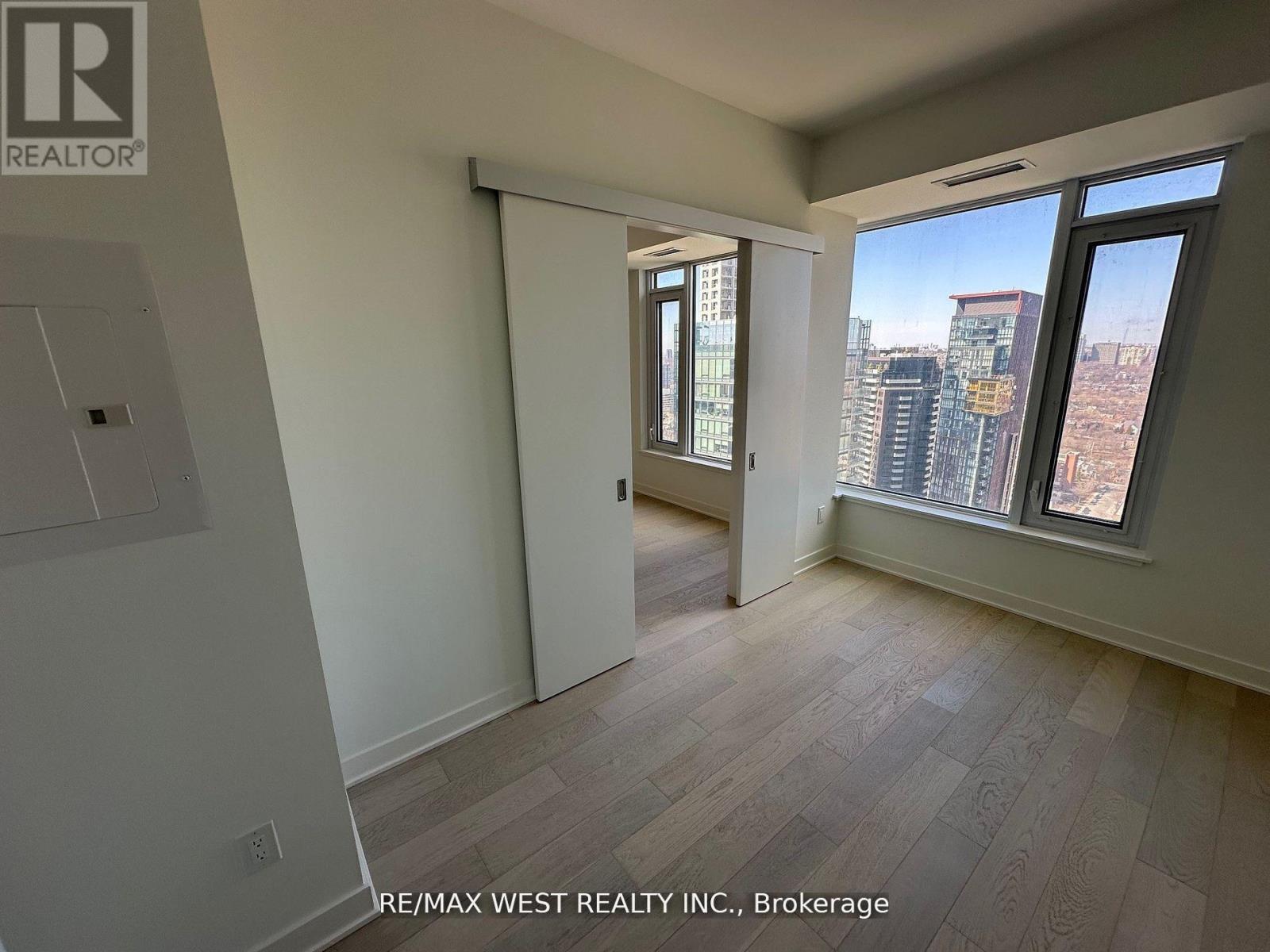 2604 - 11 Yorkville Avenue, Toronto (Annex), Ontario  M4W 0B7 - Photo 12 - C12871862