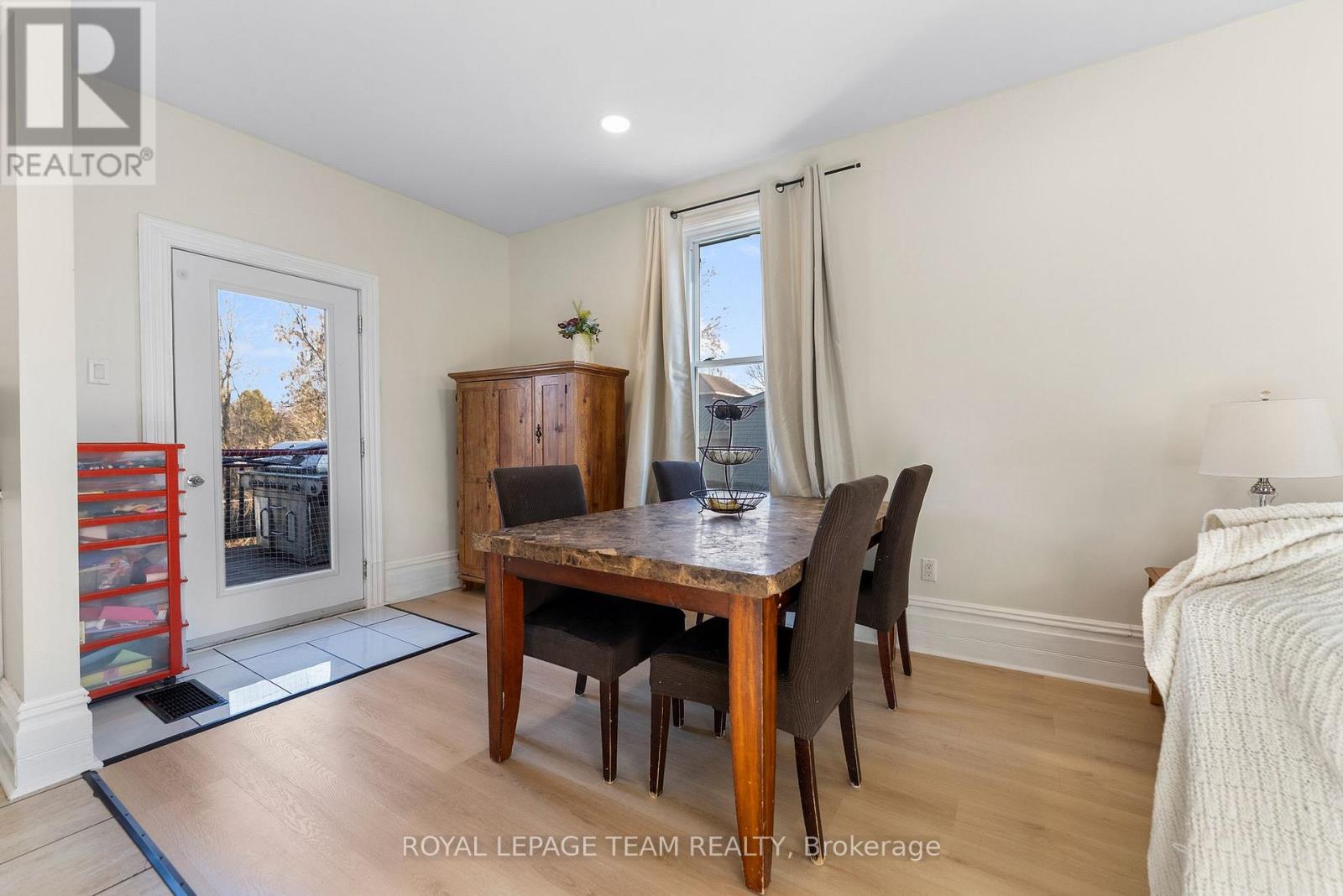 290 Thompson Avenue, Renfrew, Ontario  K7V 3B7 - Photo 8 - X12871762