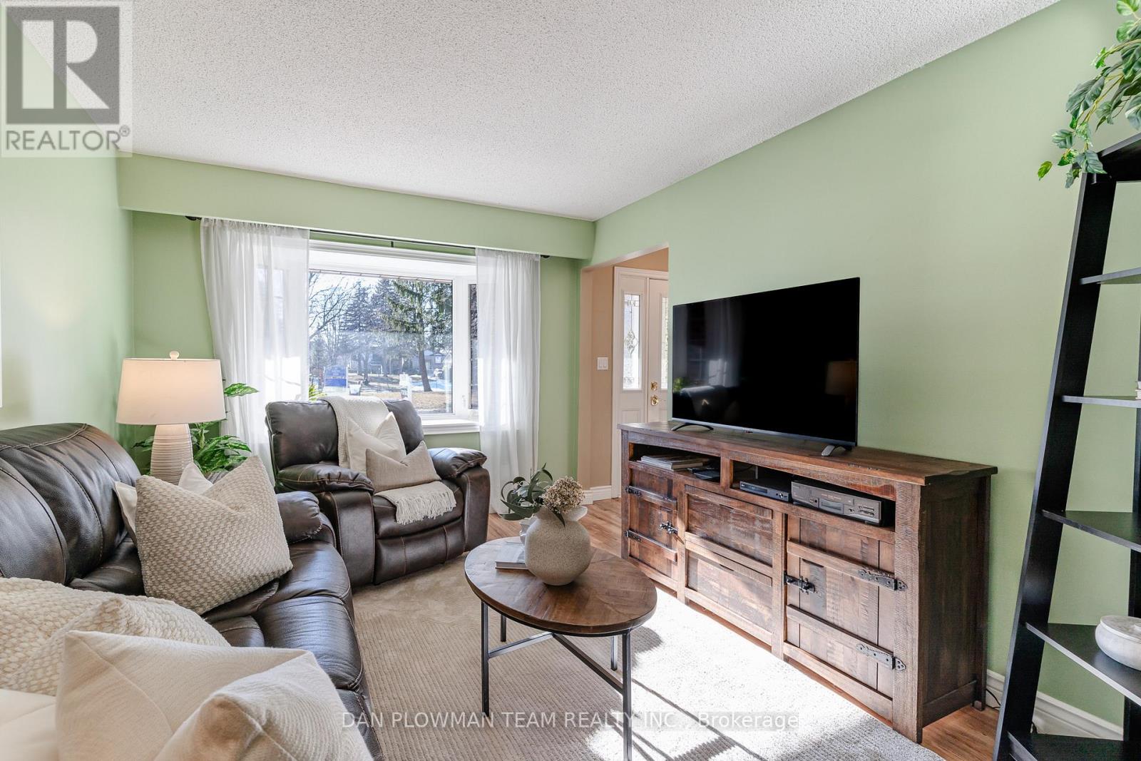 895 Exeter Street, Oshawa (Centennial), Ontario  L1G 6R9 - Photo 10 - E12871782