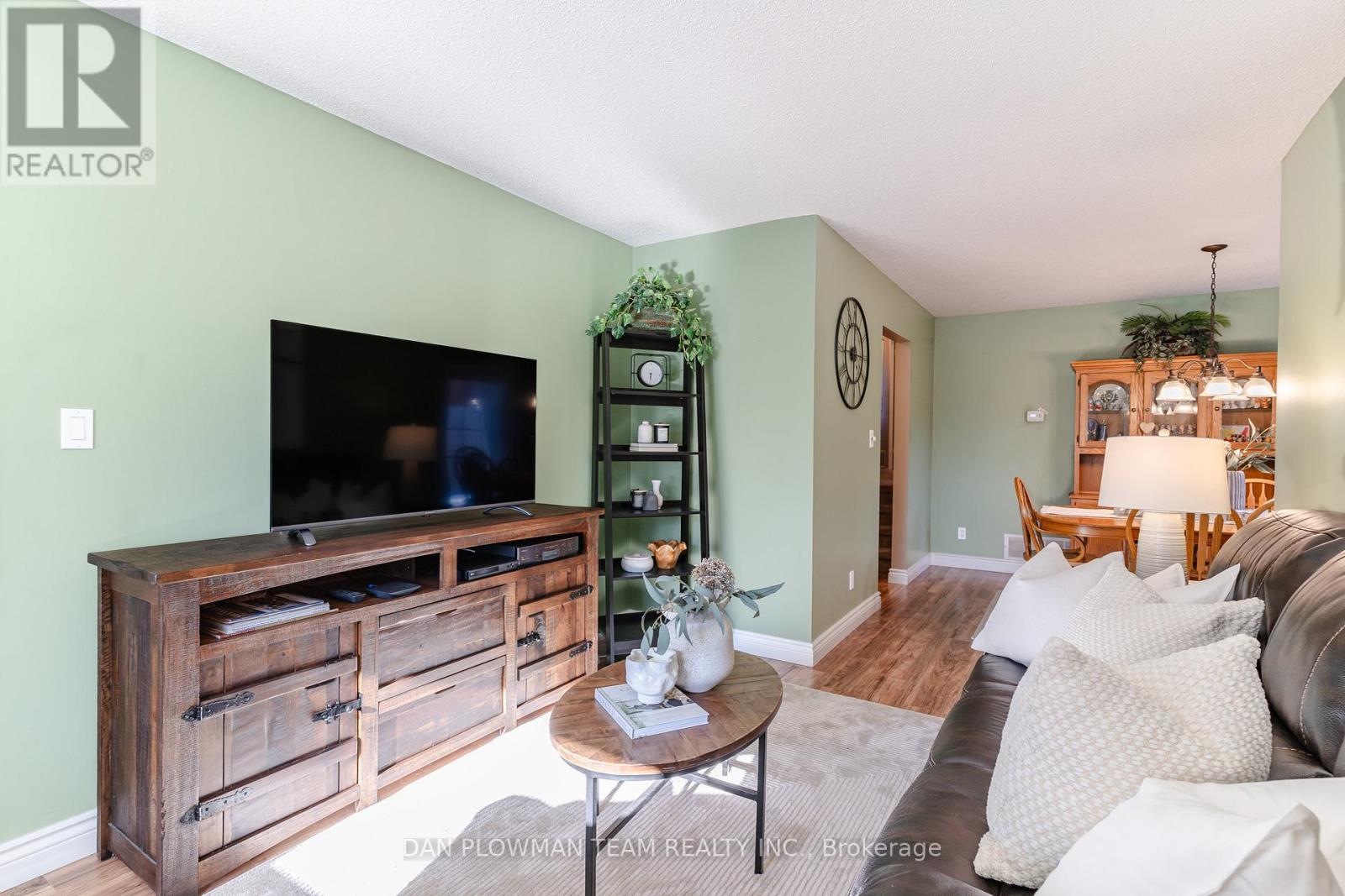 895 Exeter Street, Oshawa (Centennial), Ontario  L1G 6R9 - Photo 11 - E12871782