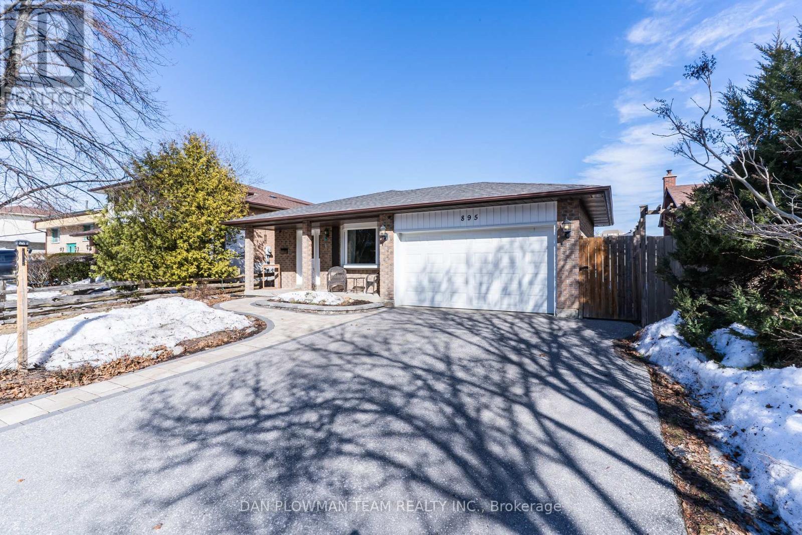 895 Exeter Street, Oshawa (Centennial), Ontario  L1G 6R9 - Photo 3 - E12871782