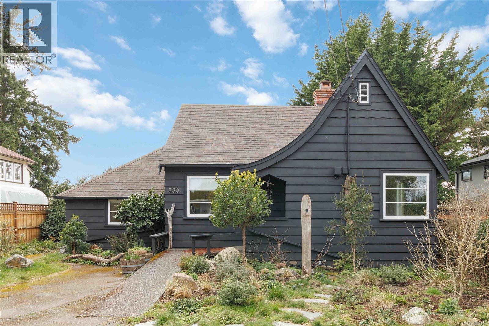 833 Leslie Dr, Saanich, British Columbia