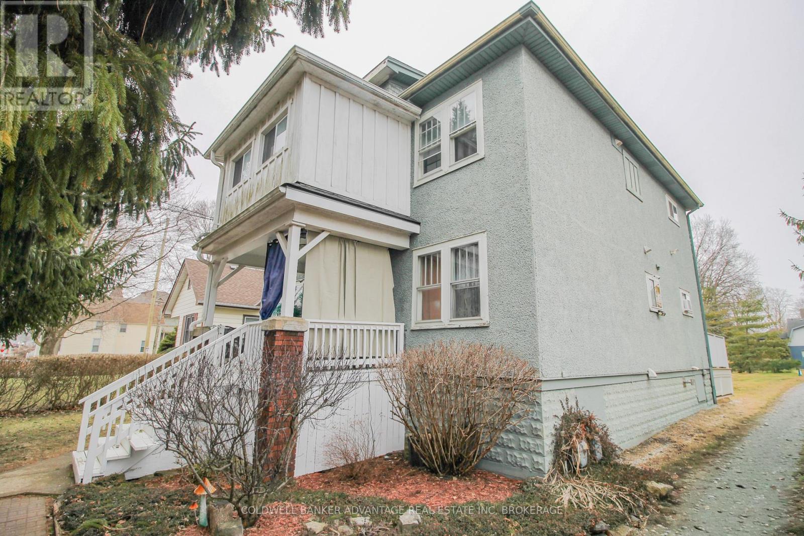 86 Adelaide Street, Port Colborne (Sugarloaf), Ontario  L3K 2W5 - Photo 2 - X12871792