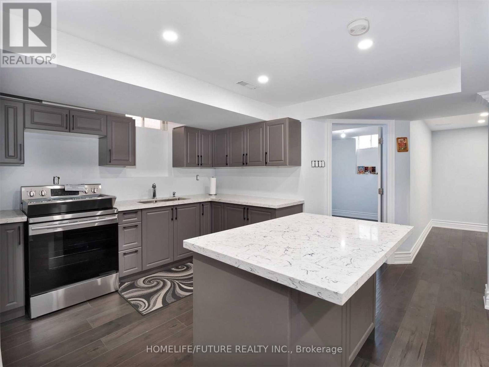 33 Retreat Boulevard, Vaughan, Ontario  L4H 0C1 - Photo 5 - N12871788