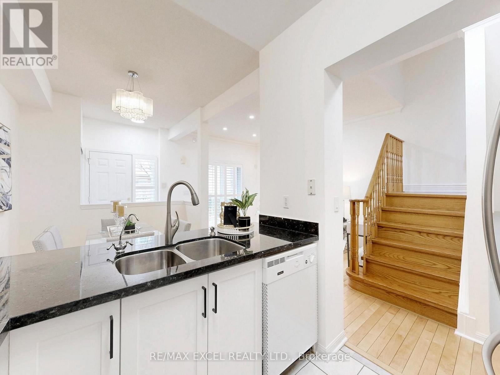 6 - 16 St Moritz Way, Markham, Ontario  L3R 4G2 - Photo 10 - N12871840