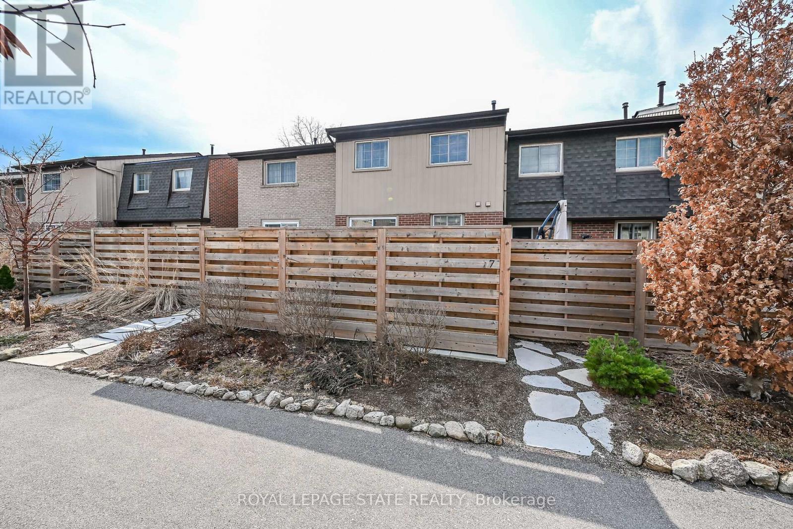 7 - 567 Guelph Line, Burlington (Roseland), Ontario  L7R 3M5 - Photo 34 - W12787046