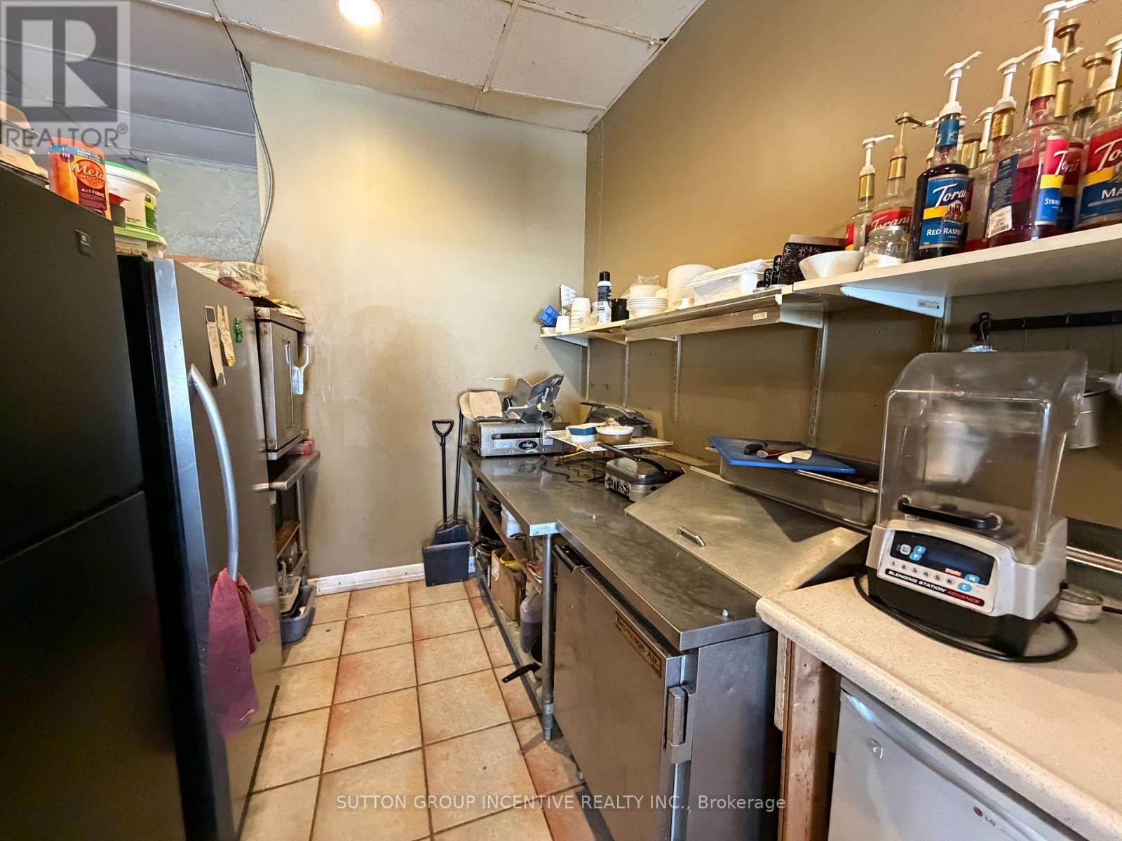 Unit 2 - 221 Cundles Road E, Barrie (Alliance), Ontario  L4N 4Y2 - Photo 11 - S12871740