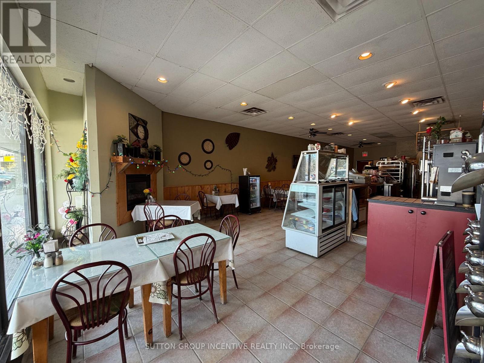 Unit 2 - 221 Cundles Road E, Barrie (Alliance), Ontario  L4N 4Y2 - Photo 2 - S12871740