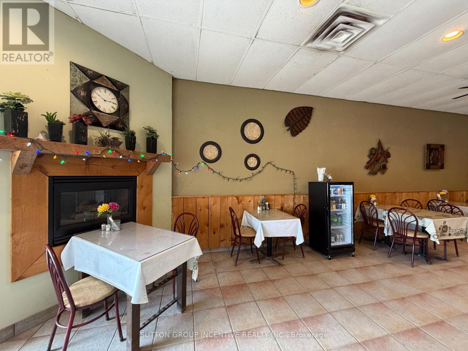 Unit 2 - 221 Cundles Road E, Barrie (Alliance), Ontario  L4N 4Y2 - Photo 4 - S12871740