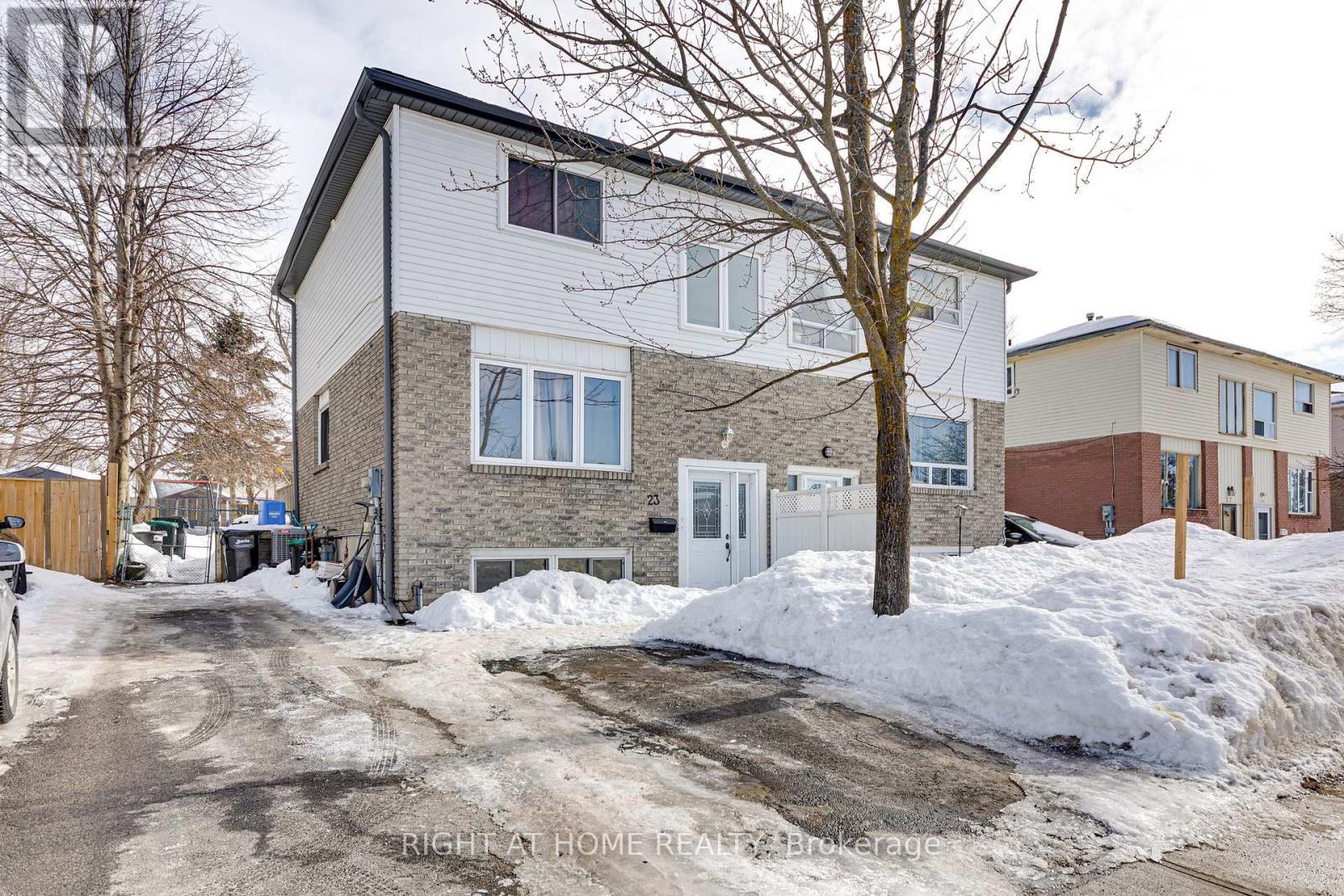 23 Carlton Road, Barrie (Cundles East), Ontario  L4M 5K8 - Photo 1 - S12871836