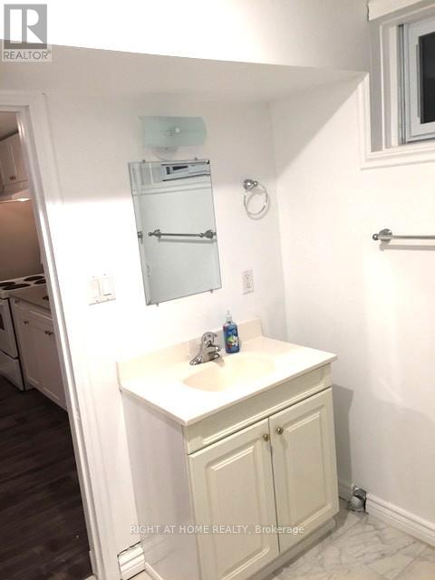 23 Carlton Road, Barrie (Cundles East), Ontario  L4M 5K8 - Photo 17 - S12871836