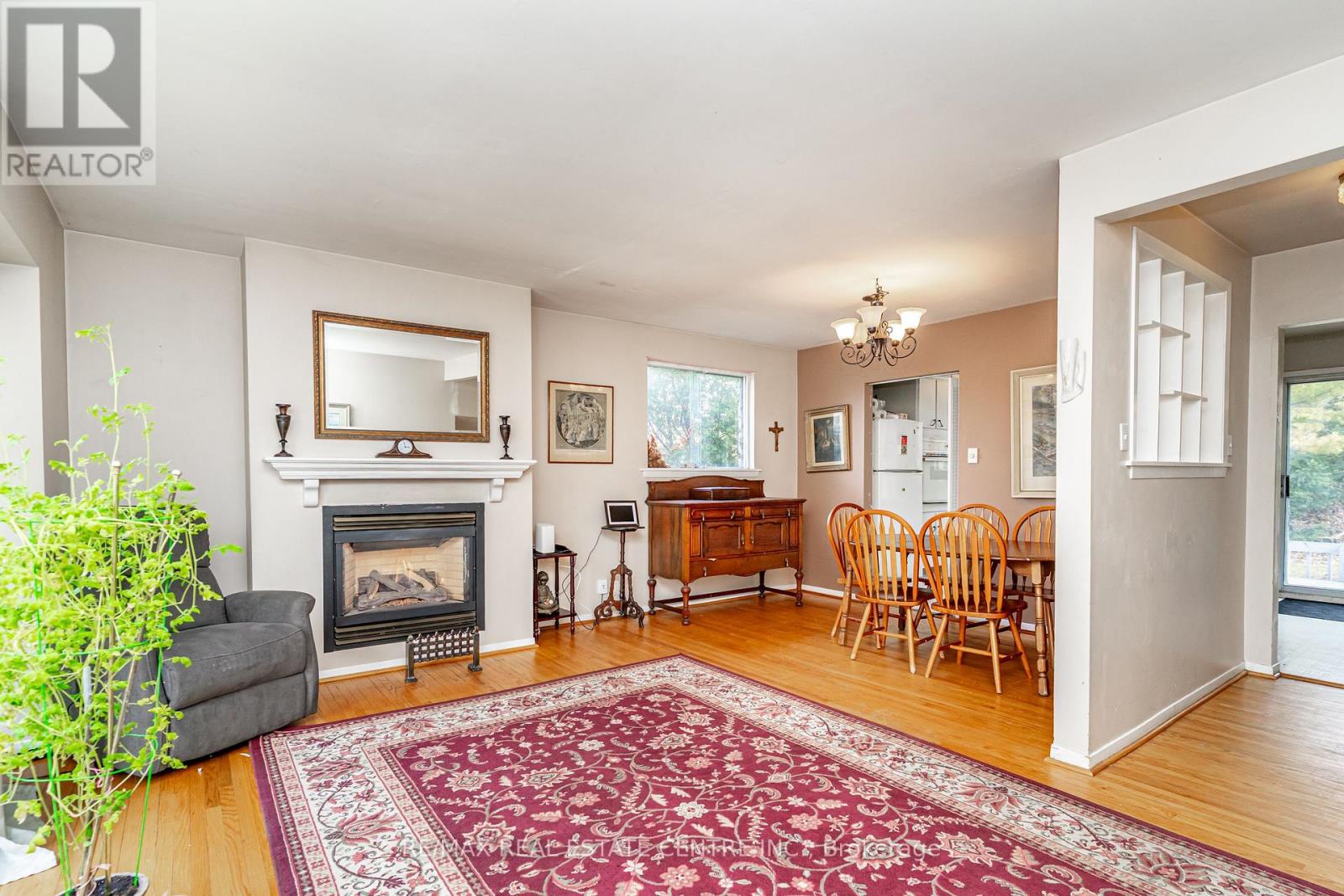 28 Cavendish Crescent, Brampton (Avondale), Ontario  L6T 1Z4 - Photo 8 - W12871720