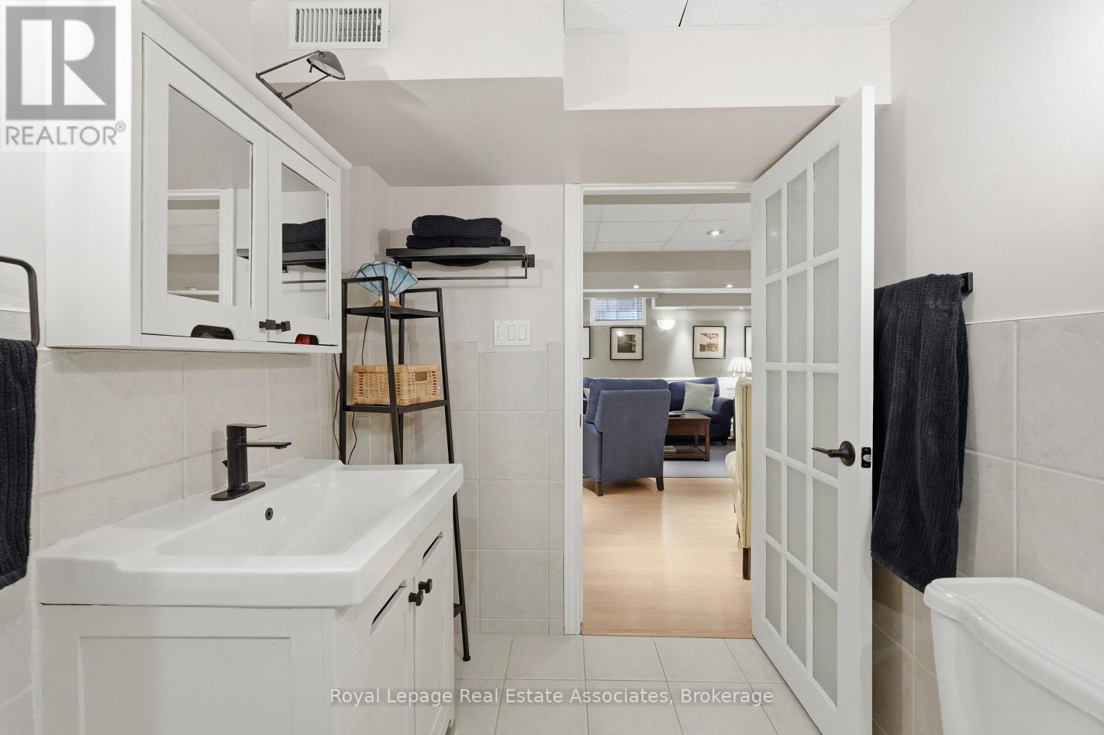 48 Chester Crescent, Halton Hills (Georgetown), Ontario  L7G 5W5 - Photo 44 - W12871756