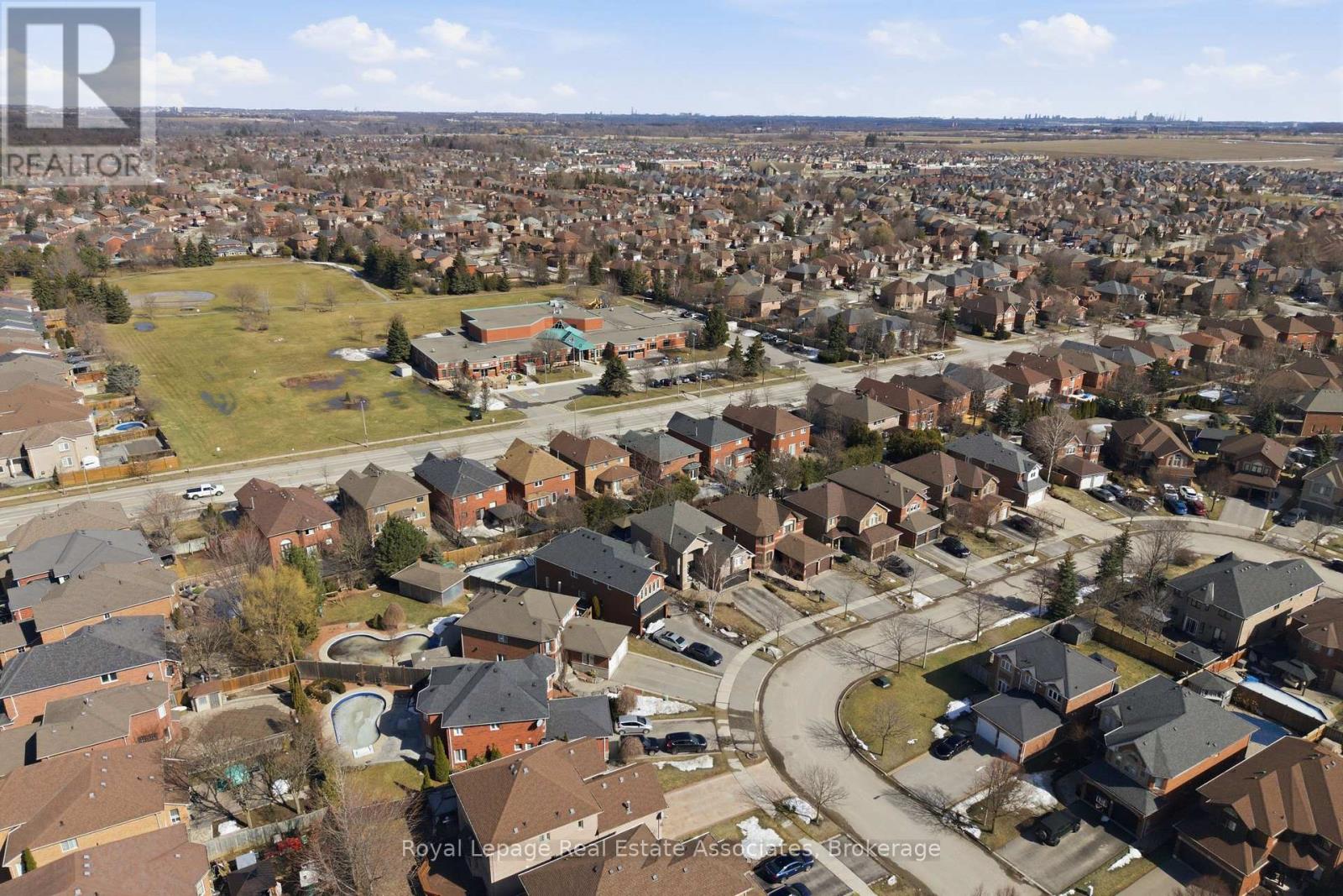 48 Chester Crescent, Halton Hills (Georgetown), Ontario  L7G 5W5 - Photo 50 - W12871756