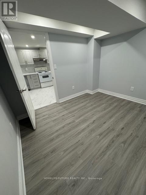 36 Ashmere Road, Brampton (Fletcher's Meadow), Ontario  L7A 1W9 - Photo 5 - W12871832