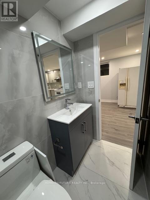 36 Ashmere Road, Brampton (Fletcher's Meadow), Ontario  L7A 1W9 - Photo 7 - W12871832