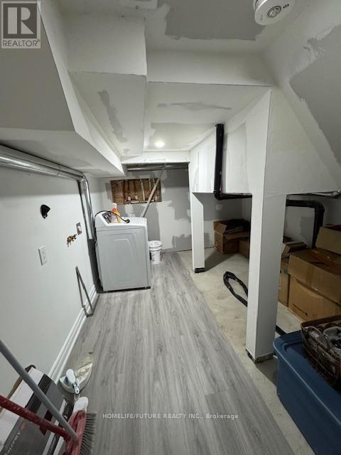 36 Ashmere Road, Brampton (Fletcher's Meadow), Ontario  L7A 1W9 - Photo 9 - W12871832