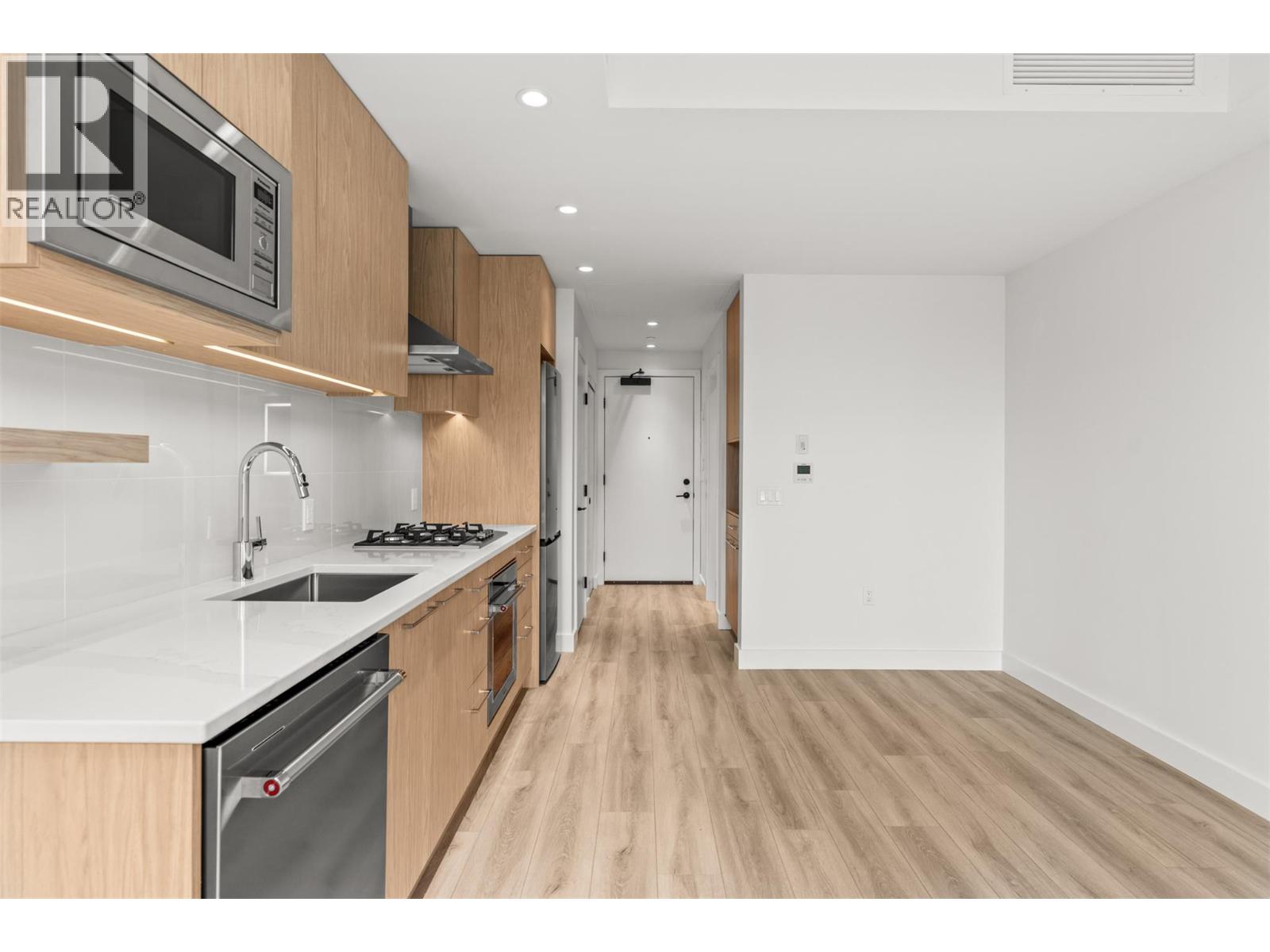 3051 Abbott Street Unit# 204, Kelowna, British Columbia  V1Y 1G9 - Photo 14 - 10376858