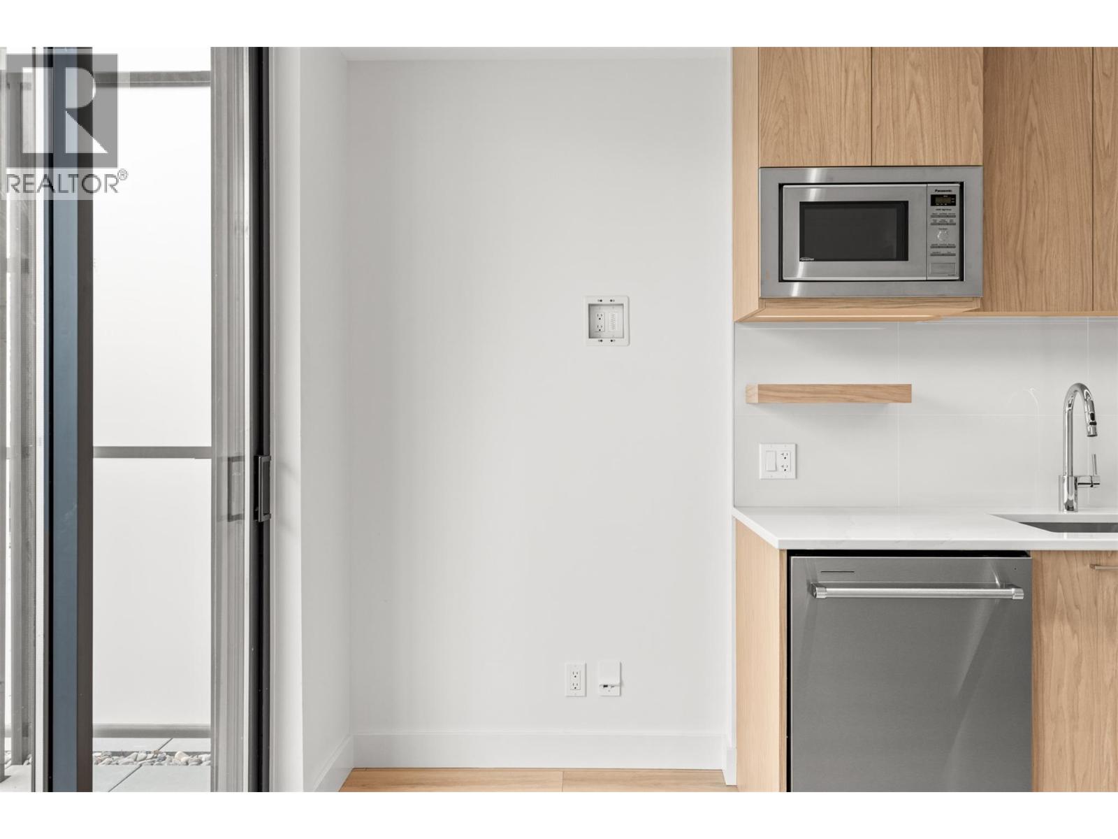 3051 Abbott Street Unit# 204, Kelowna, British Columbia  V1Y 1G9 - Photo 10 - 10376858