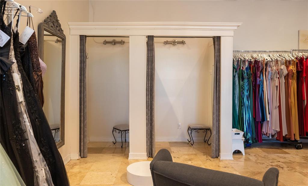 G&h 197 Main Street, Steinbach, Manitoba  R5G 1Y5 - Photo 5 - 202604184